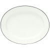 白と青のカラーが特徴のコスタ・ノバのベジャシリーズのオーバルプラター。お料理の色味を引き立てるので、パーティーや集まりの華やかなお料理を盛り付けるのにぴったり！